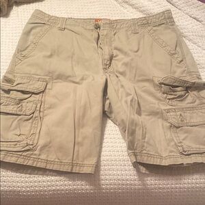 Men's Tan Cargo Shorts
